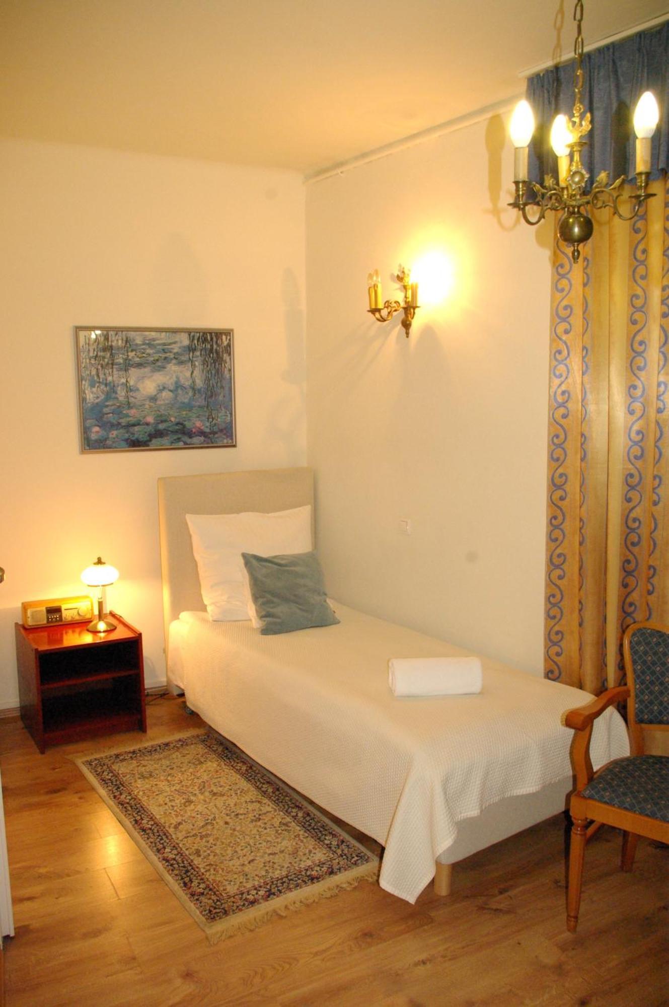Chambre Simple - Vue sur Château Royal (28)