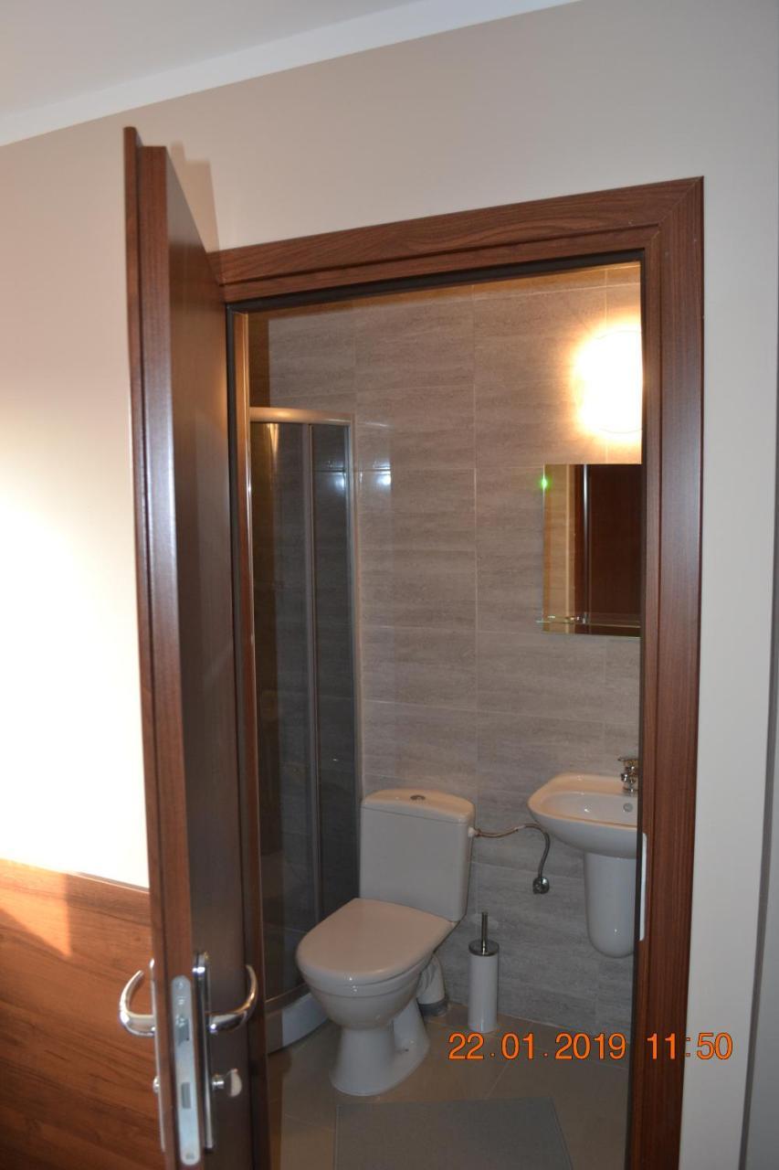 Single Room,758703871:JPEG