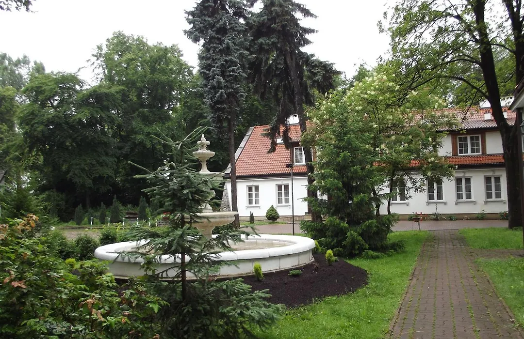 Dedek Park - Historyczny Dworek W Pieknym Parku Skaryszewskim Obok Stadionu Narodowego-1