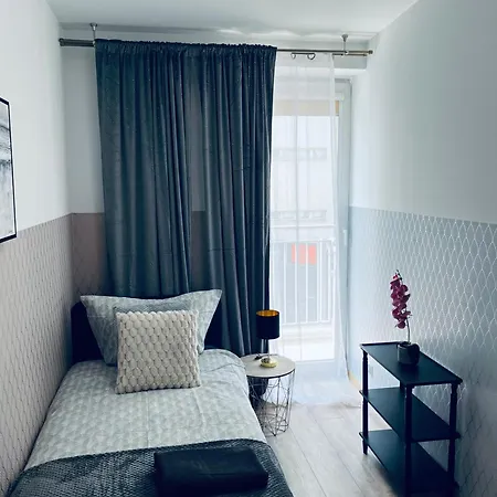 Clicktheflat Zurawia Street Apart Rooms-2